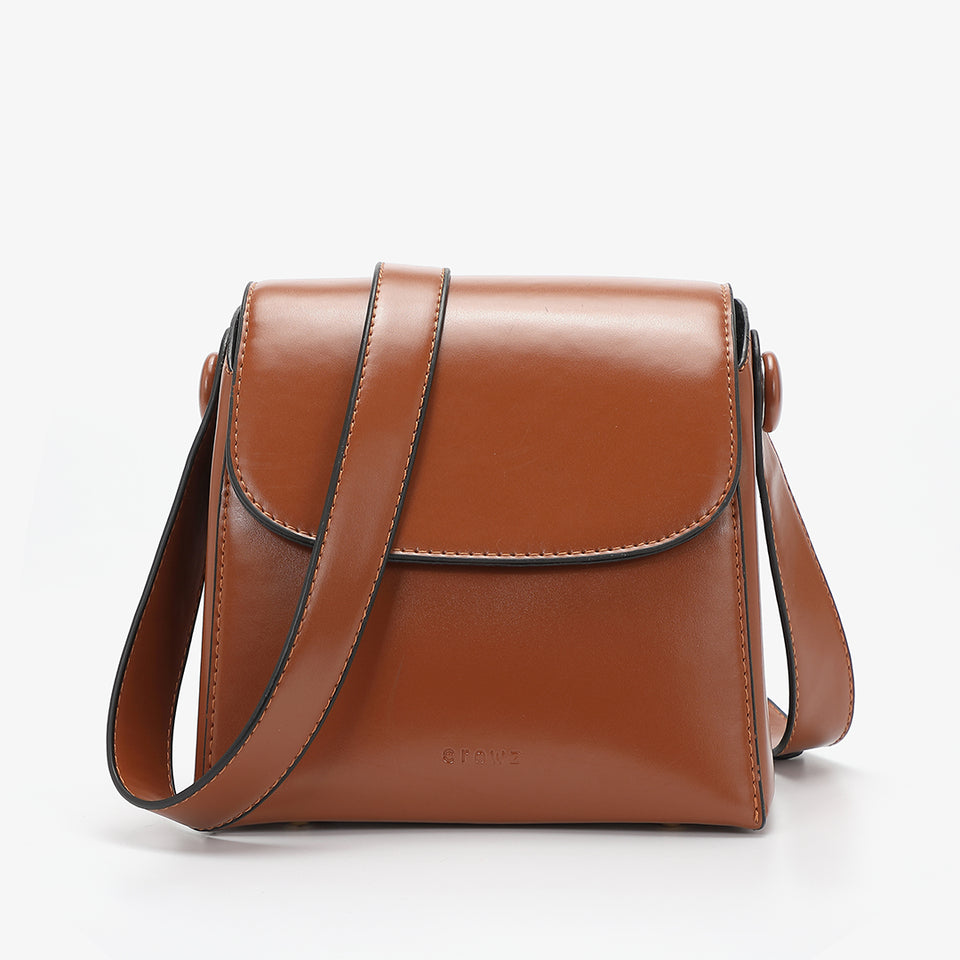 Retro streamlined PU leather crossbody bag in brown