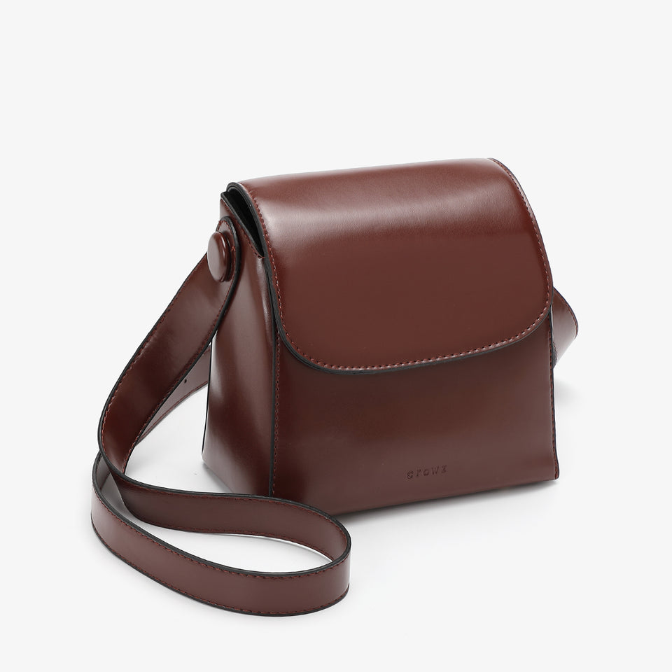 Retro streamlined PU leather crossbody bag in burgundy