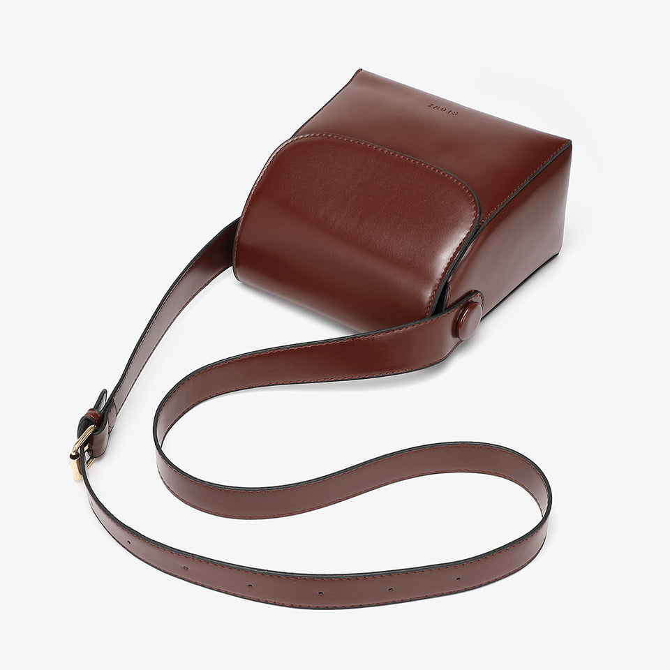 Retro streamlined PU leather crossbody bag in coffee